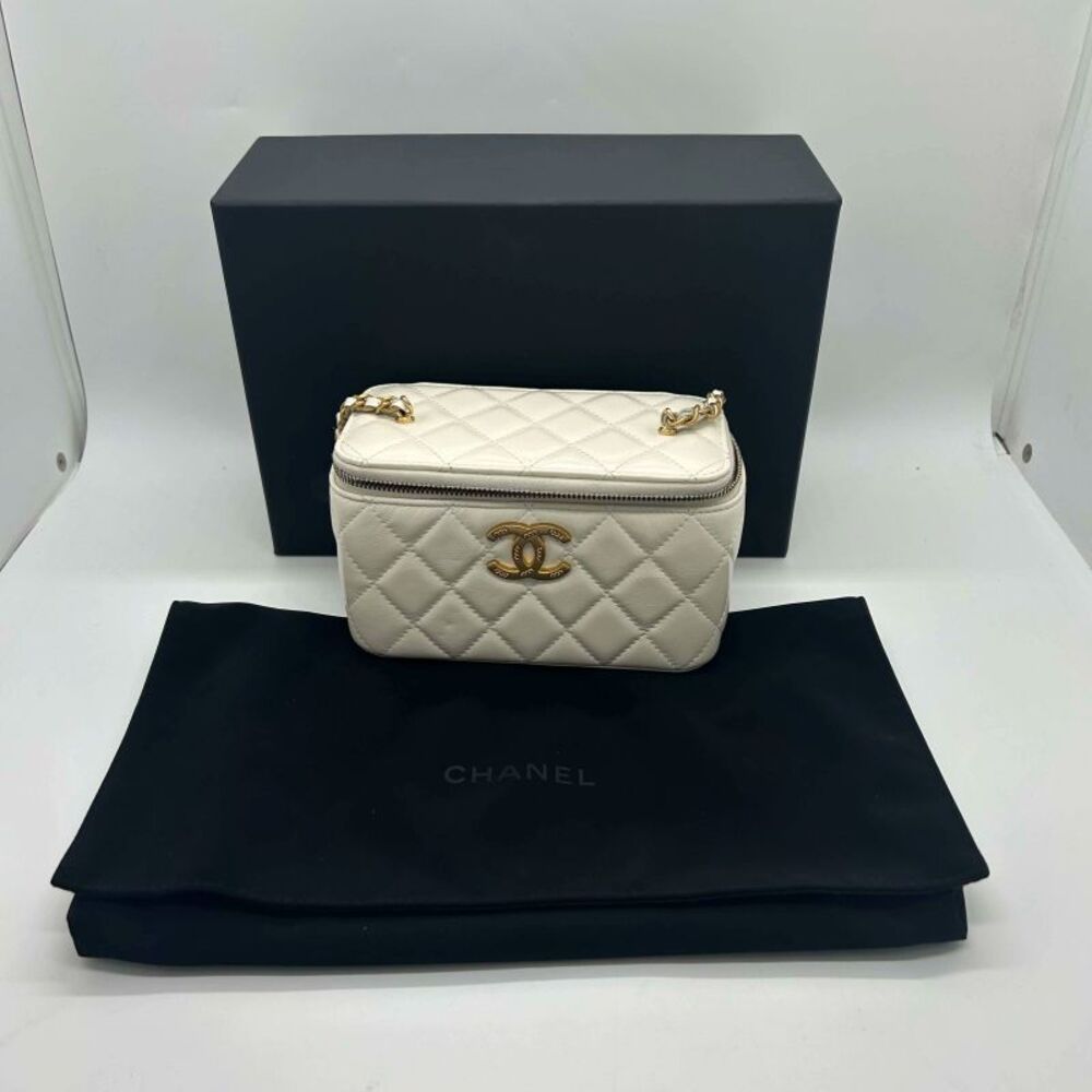 Chanel Women Pre-Loved Bag Very Good Condition